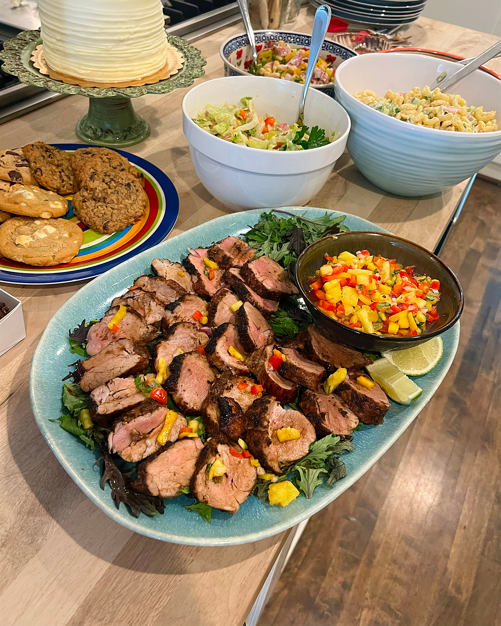Ginger Teriyaki Pork Tenderloin with Pineapple Mango Salsa
&ndash; Char Crust® Dry-Rub Seasonings